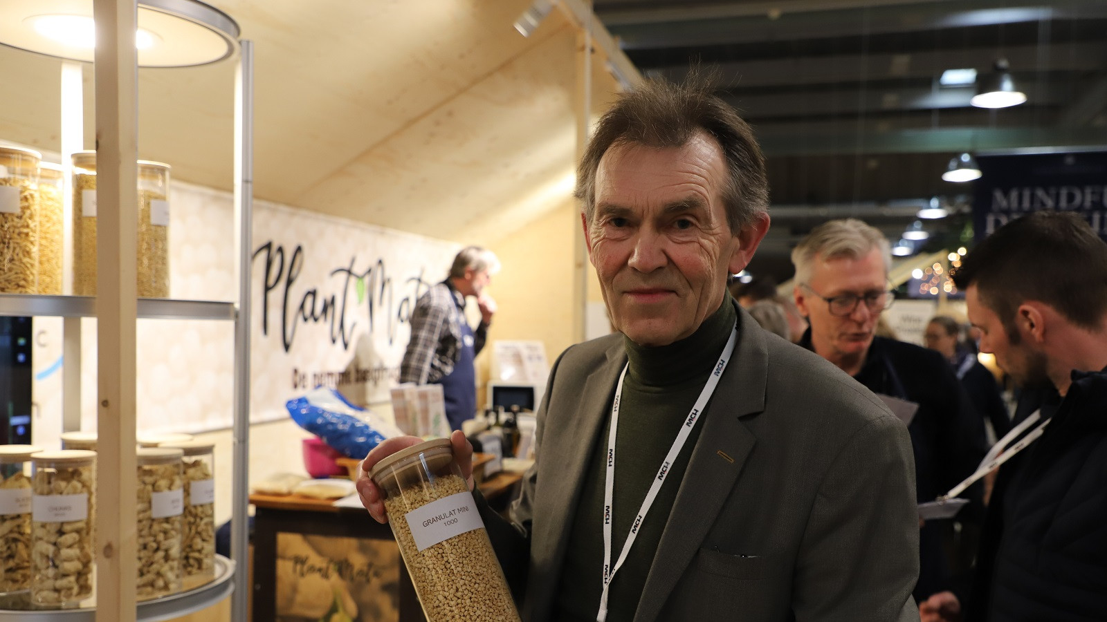 Hvis der for alvor skal gang i brugen af bælgfrugter i Danmark, mener Ulrich Kern-Hansen, at det er nødvendigt at flere køkkener åbner døren for forarbejdede planteproteiner som Plant Mate